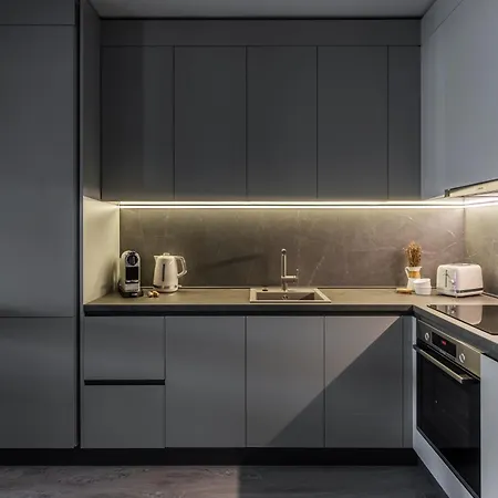 Urbanstay - Prime Location Designer Apartment *