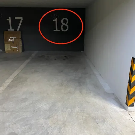 Urbanstay - Prime Location Designer Appartement *