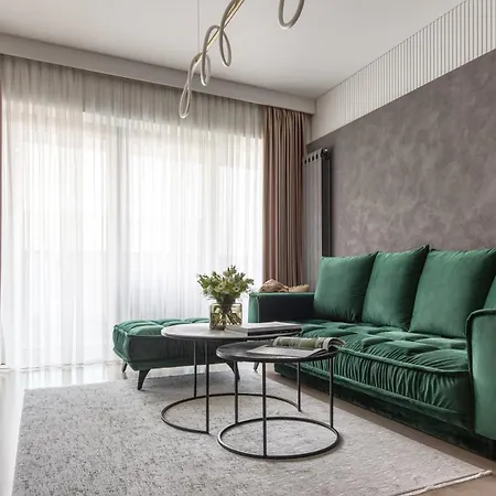 Urbanstay - Prime Location Designer