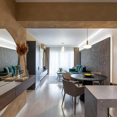 Urbanstay - Prime Location Designer דירה *