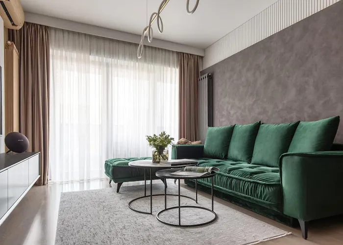 Urbanstay - Prime Location Designer