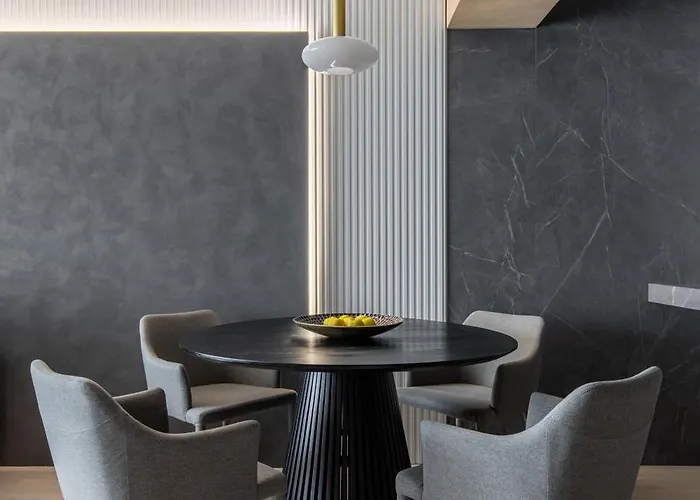 Urbanstay - Prime Location Designer Apartment