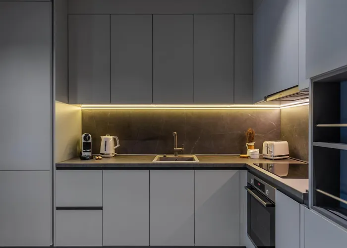 Urbanstay - Prime Location Designer *