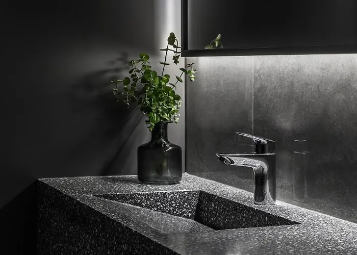 Urbanstay - Prime Location Designer