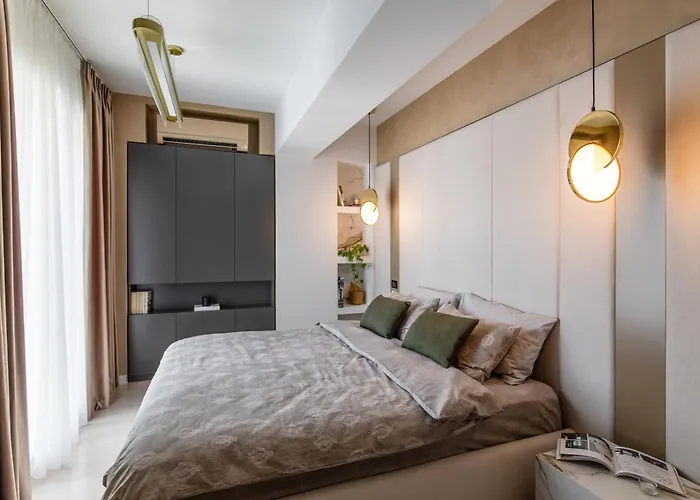 Urbanstay - Prime Location Designer Apartman